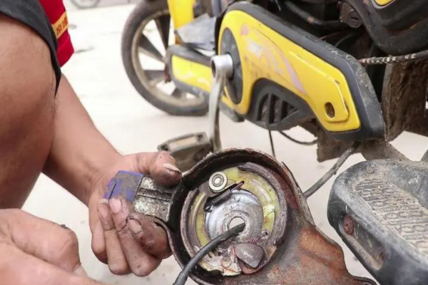 克拉玛依市电动车刹车故障